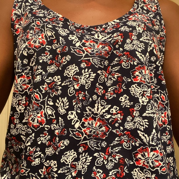 Forever 21 pattern top - Picture 2 of 7